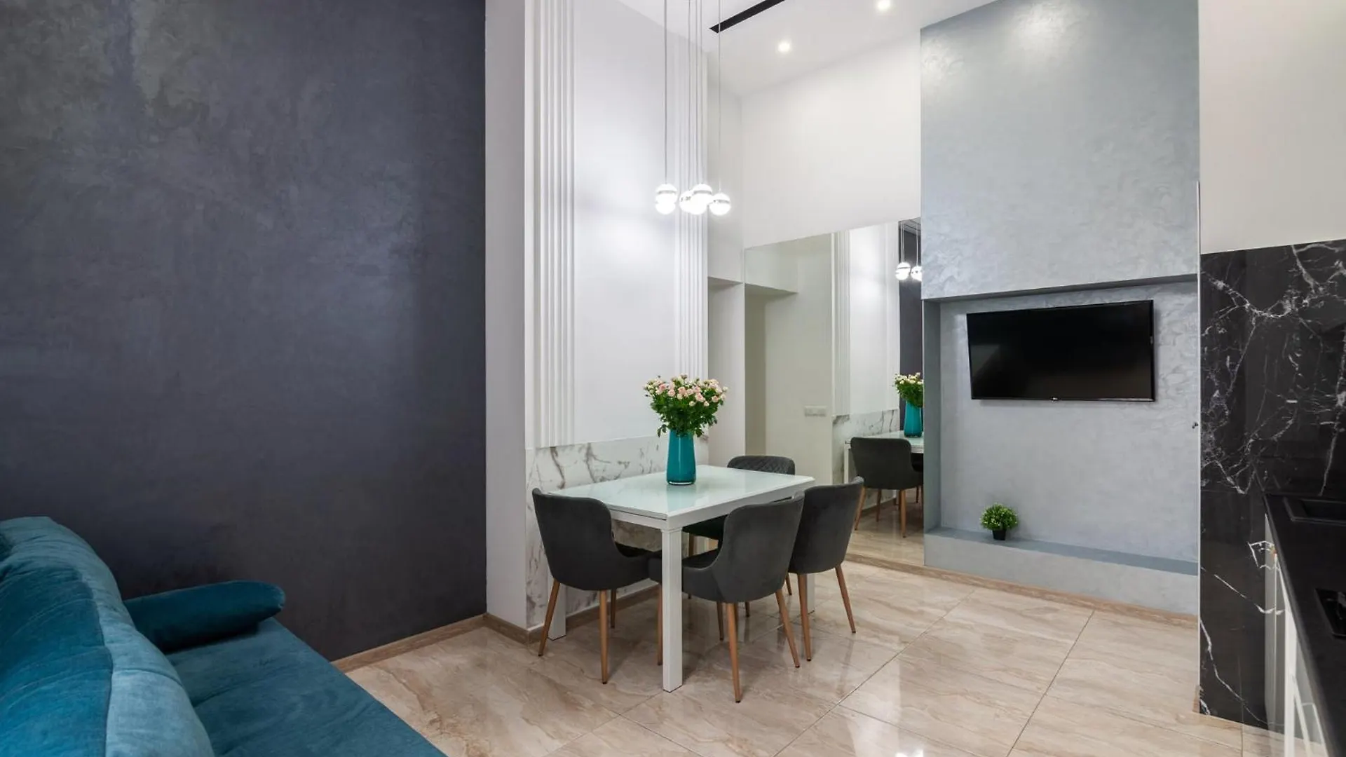 Royal Apartment On Franka 28 Lviv Ukraine