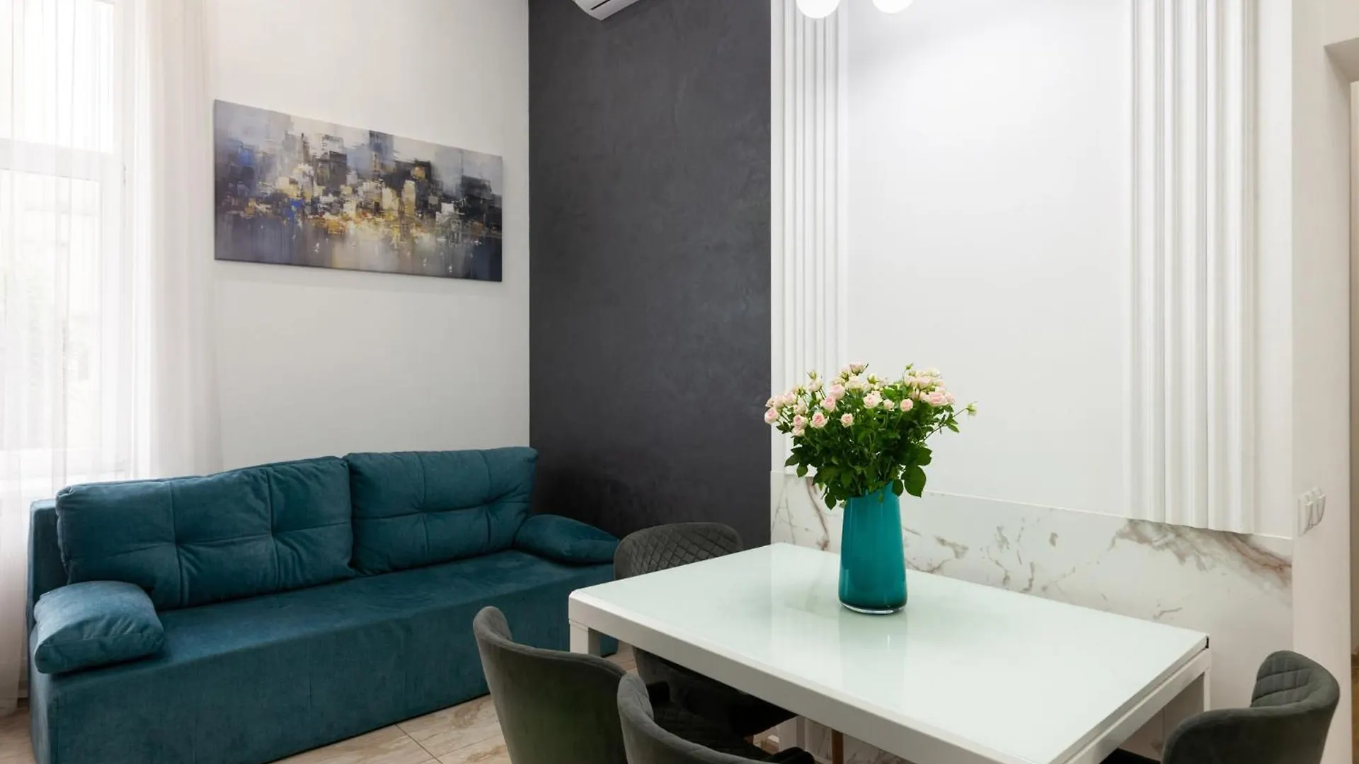 Royal Apartment On Franka 28 Lviv