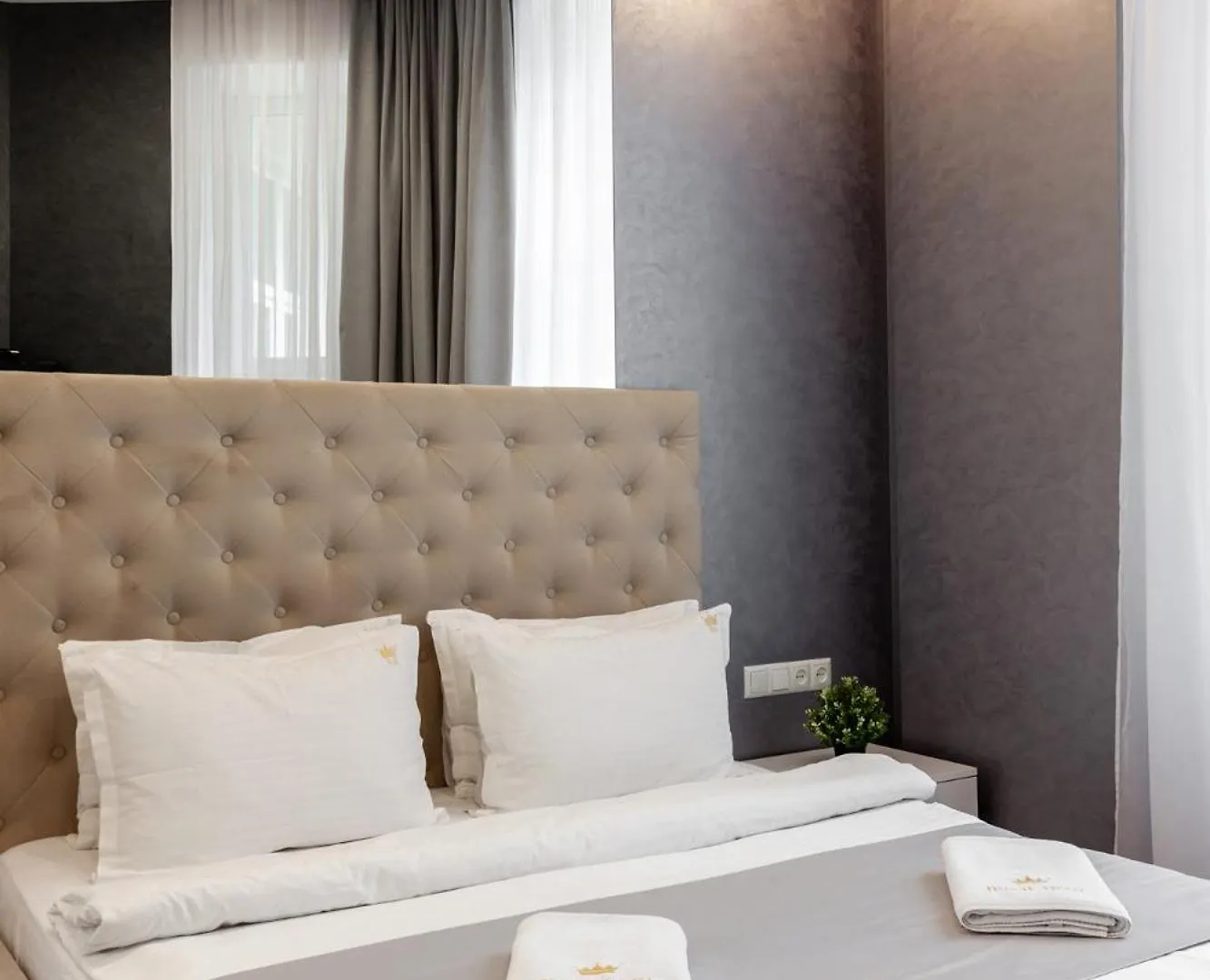 Royal Apartment On Franka 28 Lviv