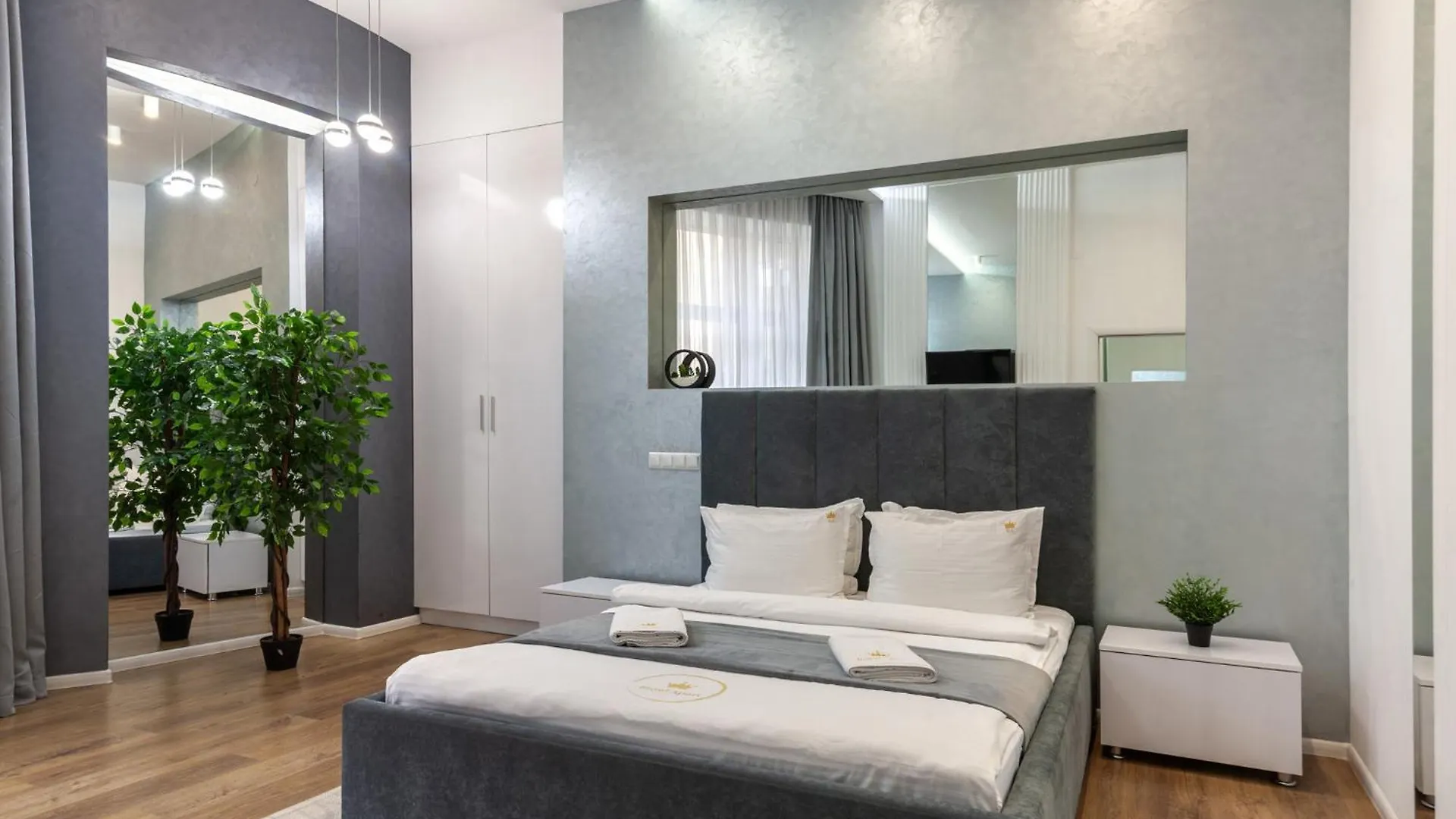 Royal Apartment On Franka 28 Lviv